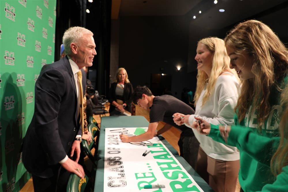  Students signing commitment to attend MU
